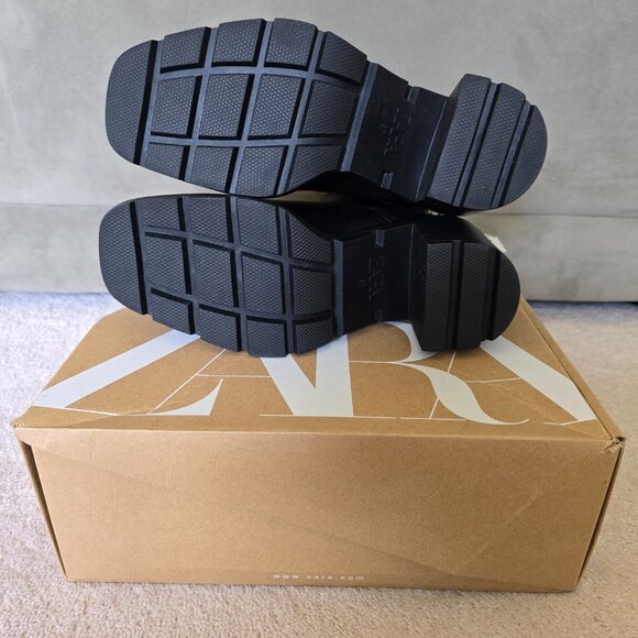Lug-sole boots; Zara Z1W:BOTIN:Z1W: ANKLE BOOTS, 1131/810 Size 6.5 US, 4 UK, 37 - Picture 5 of 5